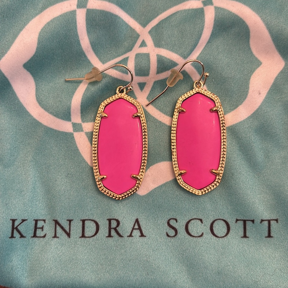 Kendra Scott Elle Pink Magenta Magnesite Dangle Earrings (Gold) - Picture 2 of 2